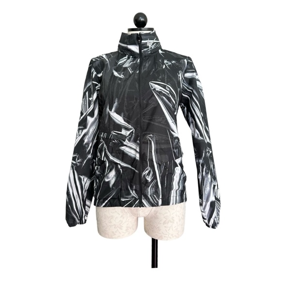 Nike Women's Shield Running Jacket Ghost Flash Pattern Full-Zip Hooded Size XS - Picture 16 of 16